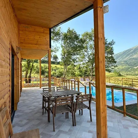 Chalet Oasis Fshat i Ri (Gjirokaster)