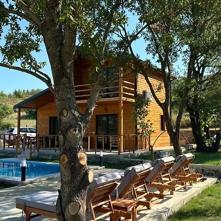 Oasis Fshat i Ri (Gjirokaster)