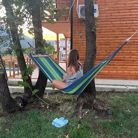 Oasis * Fshat i Ri (Gjirokaster)