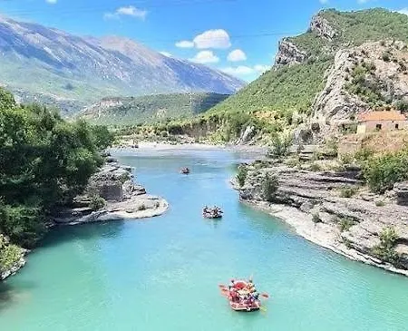 Oasis * Fshat i Ri (Gjirokaster)