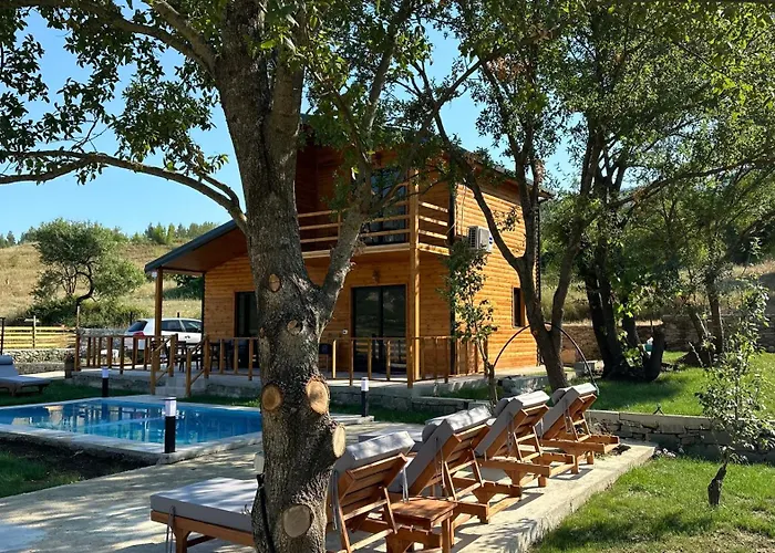 Oasis Fshat i Ri (Gjirokaster)