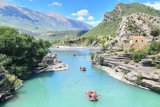 Oasis * Fshat i Ri (Gjirokaster)